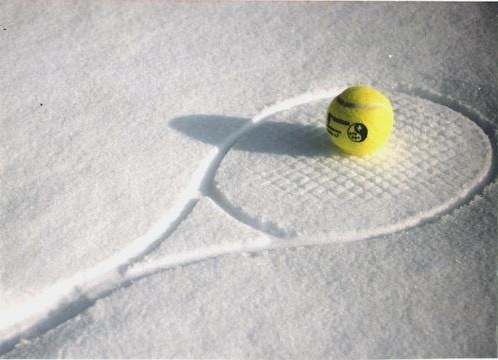 racket in sneeuw